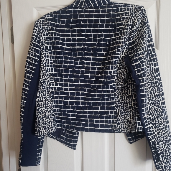 BCBG Fashion Blazer - Picture 4 of 4